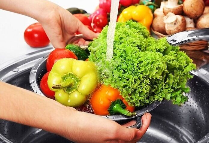 мыццё гародніны і зеляніны для прафілактыкі заражэння паразітамі